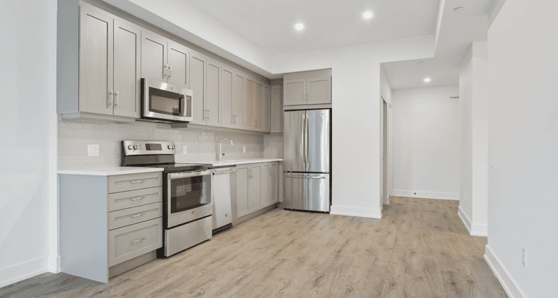 15 Kitchen Faux Pas That Make Indiana Homebuyers Cringe, According To Designers - Decor Hint Missing Island In Open Kitchens
