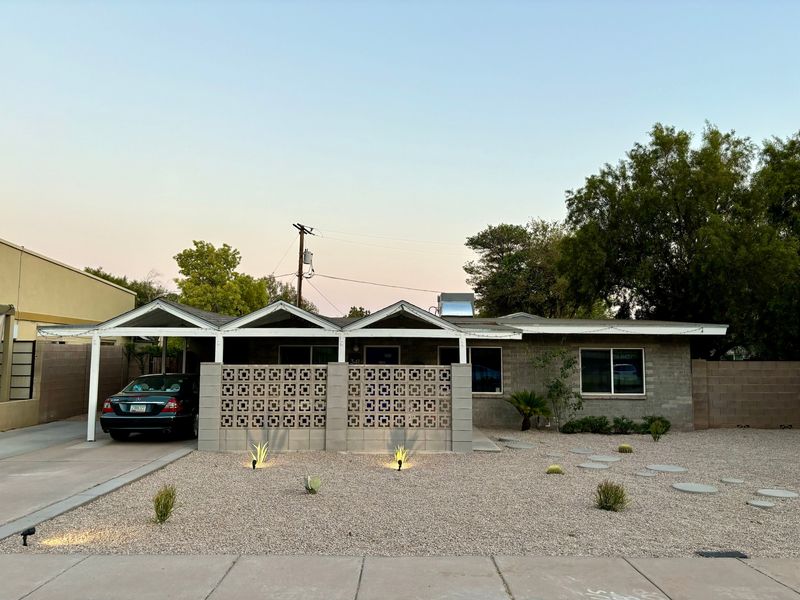 6 Types Of Homes Arizona Agents Say Will Drop In Price And 6 Destined To Rise Fast - Decor Hint Non-Updated Mid-Century Homes