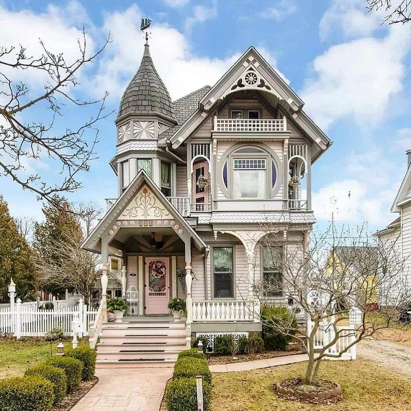 By 2030 18 Classic Home Designs Will No Longer Exist In States Like Ohio & Michigan - Decor Hint Queen Anne Victorians