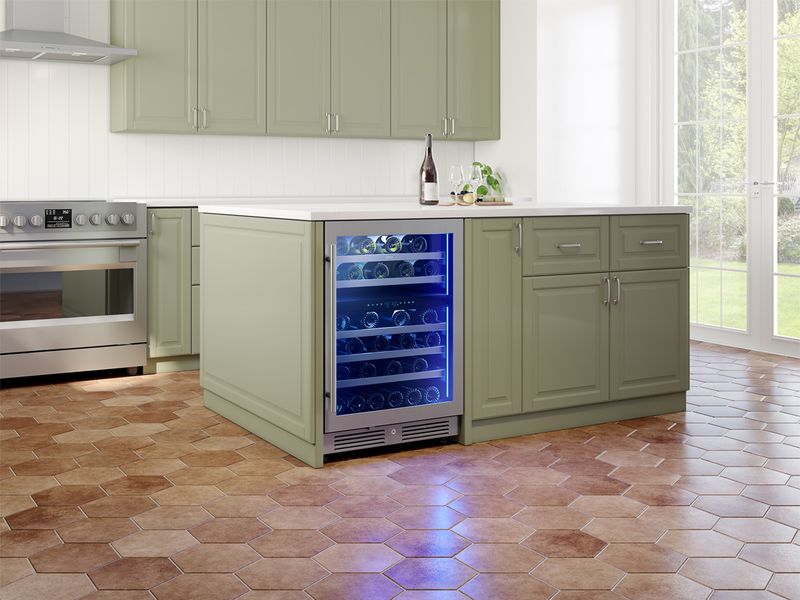 Design Trouble In Vacationland: 16 Kitchen Icks Turning Buyers Away In Maine - Decor Hint Over-Customized Curiosities