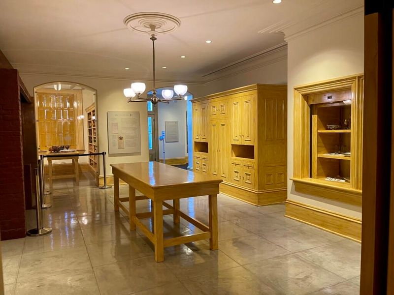 Visit Iolani Palace In The Heart Of Honolulu, Hawaii - Decor Hint Kitchen