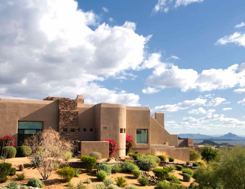 8 Desert-Inspired Exterior Design Ideas That Work Surprisingly Well In Colorado - Decor Hint Adobe-Inspired Stucco Finishes