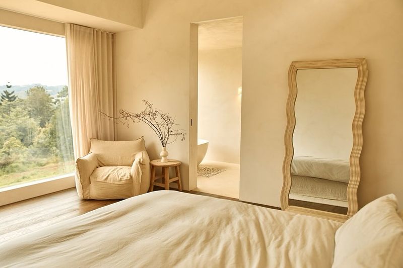 10 Home Decor Ideas For Tiny Spaces That Everyone Should Be Following - Decor Hint Mirror Placement Tricks