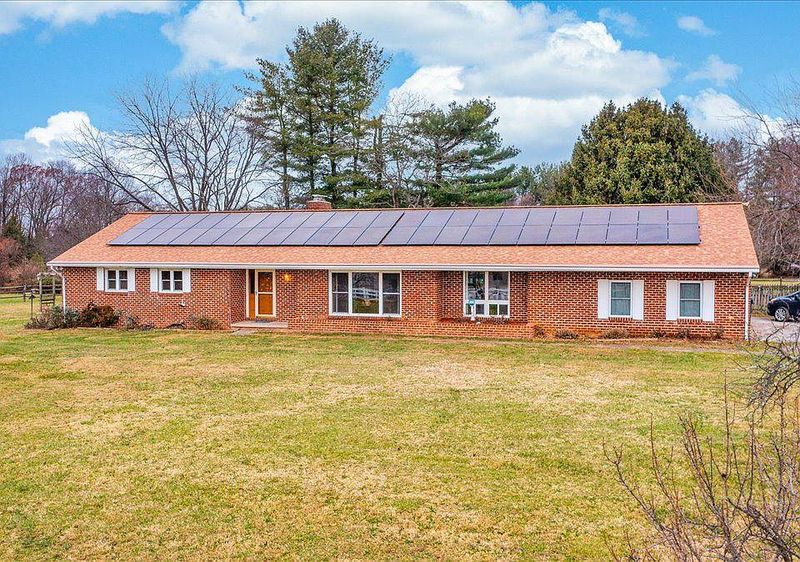 The End Of An Era: 14 Maryland Home Styles Becoming Obsolete By 2030 - Decor Hint All-Brick Boxy Designs