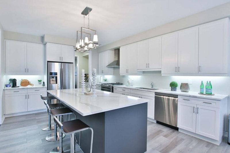 12 Things Making Texas Kitchens A No-Go For Homebuyers - Decor Hint Lack Of Energy-Efficient Appliances