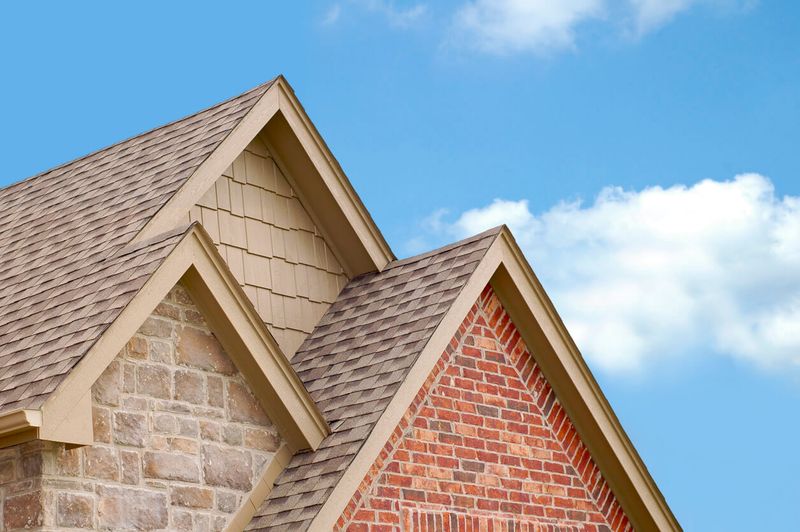8 Classic Curb Appeal Trends From Illinois' Historic Homes, Still Wowing Neighbors In 2025 - Decor Hint Gabled Rooflines That Reach For Sky
