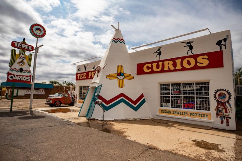 6 Treasures Arizona Collectors Expect To Rise In Value And 5 Set To Drop - Decor Hint Ornate ceramic figurines from gift shops