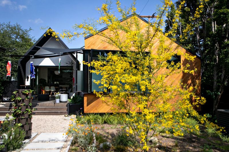 11 Types Of Homes Expected To Plummet In Value By The End Of 2025 (And 9 Types That Will Grow Even More) - Decor Hint Homes With Accessory Dwelling Units