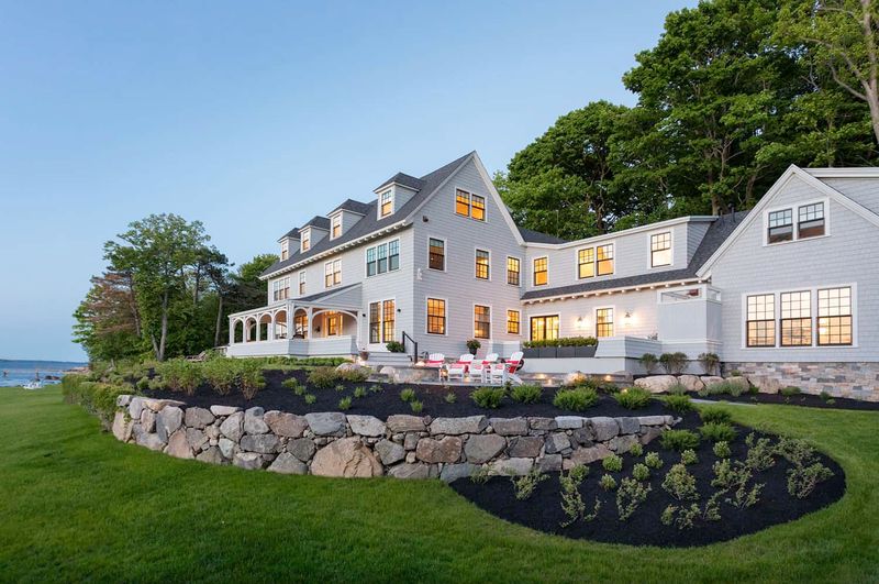 Low-Maintenance Exterior Color Palettes