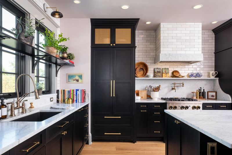 13 Standout Details From A Bold Kitchen Remodel In Seattle - Decor Hint Matte Black Hardware