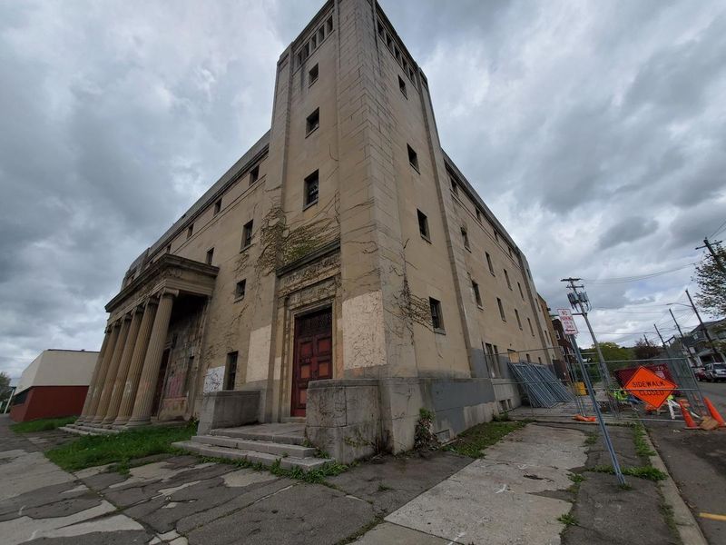 17 Industrial-Era Mansions In Ohio That Became Ghostly Reminders - Decor Hint The Masonic Temple Apartments (Cleveland)