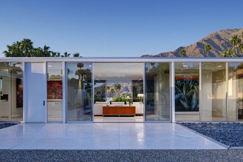 9 Iconic Curb Appeal Styles Spotted On Historic California Streets - Decor Hint Mid-Century Modern: Indoor-Outdoor Living