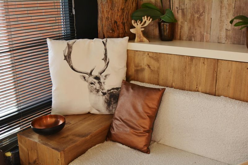 10+ Interior Design Tips That Can Improve Your Home - Decor Hint Mix Textures For Visual Interest
