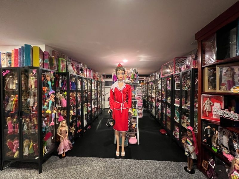 Indiana's Collectibles Market Faces Change With 14 Items Losing Value Fast And 6 Now Practically Worthless - Decor Hint Limited-Edition Barbie Dolls