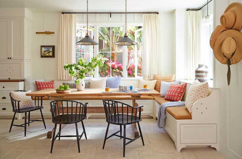 33 Once-Trendy Kitchen Designs That Are Slowly Coming Back - Decor Hint Breakfast Nooks