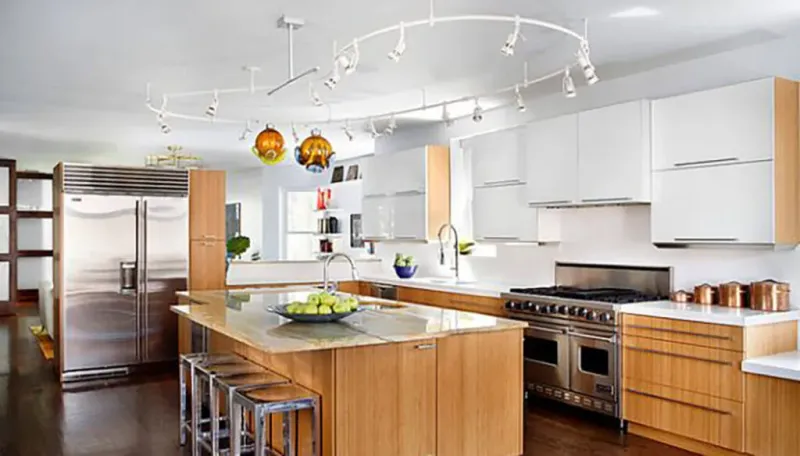 11 Ideas To Steal From The Kitchens Of The 1990s And How To Make Them Actually Look Chic In 2025 - Decor Hint Track Lighting: Illuminating With Intention