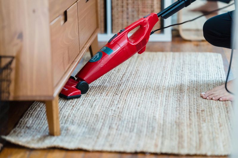 12 Expert Cleaning Habits That Could Transform Your Home Maintenance - Decor Hint Vacuum Techniques