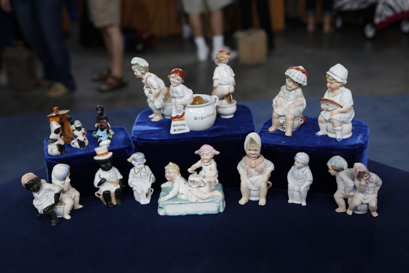 8 Antiques To Hunt For In Vermont This Year And 8 To Avoid - Decor Hint Mass-produced Ceramic Knickknacks