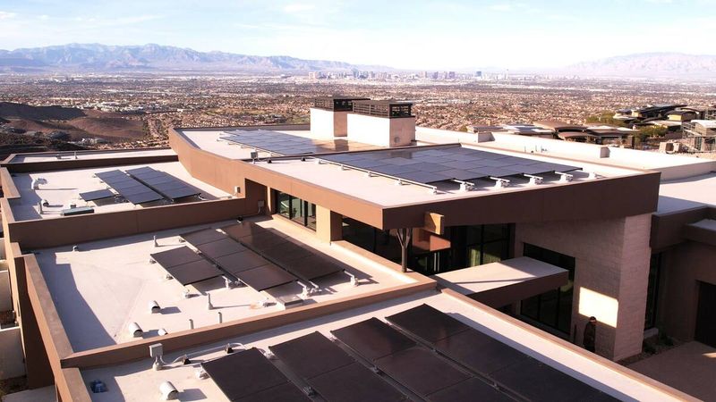 7 Ways Las Vegas Homes Adapt Exterior Design To Desert Conditions - Decor Hint Solar-Ready Roof Designs