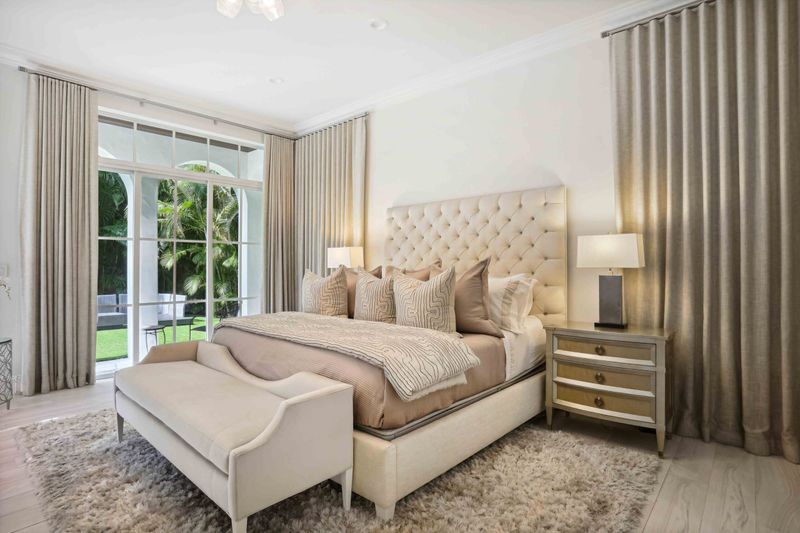 14 Pennsylvania Housing Trends Likely To See Reduced Demand By 2030 - Decor Hint Heavy Draperies