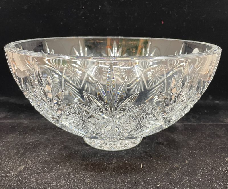 9 Antiques In Olympia Homes That Could Sell Big And 4 That Have Lost Their Luster - Decor Hint Cut Glass Crystal Bowls
