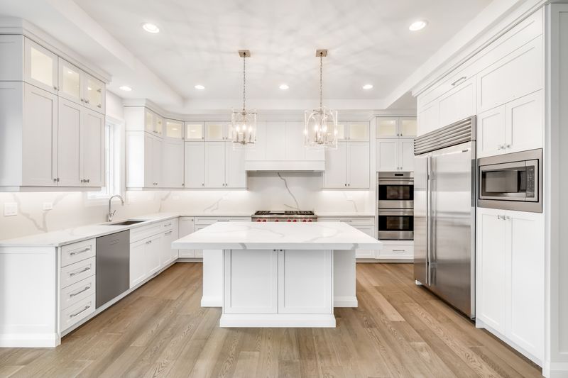 10 Gorgeous Kitchen Colors To Try And 4 Tired Shades That Need To Go - Decor Hint Harsh Pure White
