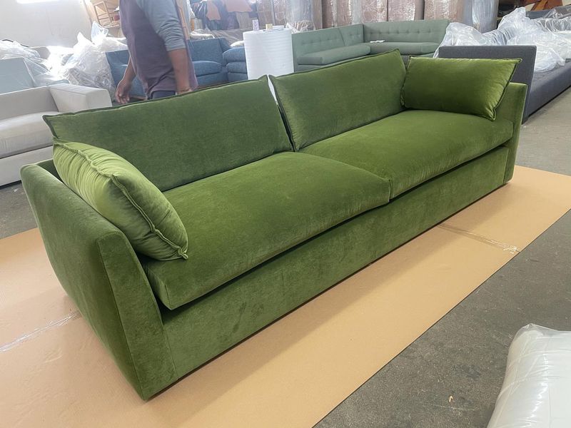 10 Couch Colors That Make Washington Homes Look Tired And 10 That Feel Modern - Decor Hint Outdated: Hunter Green