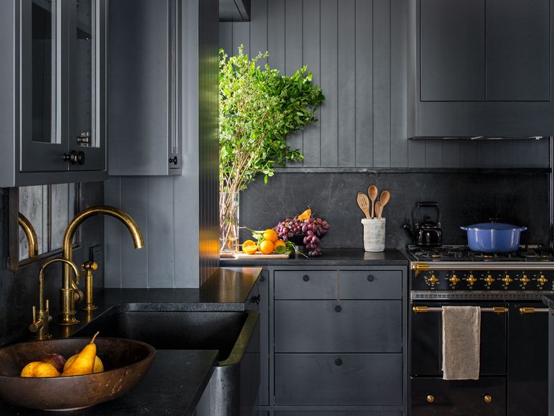 5 Kitchen Colors Going Out Of Style In Vancouver (And 7 Always On Trend) - Decor Hint All-Black Schemes