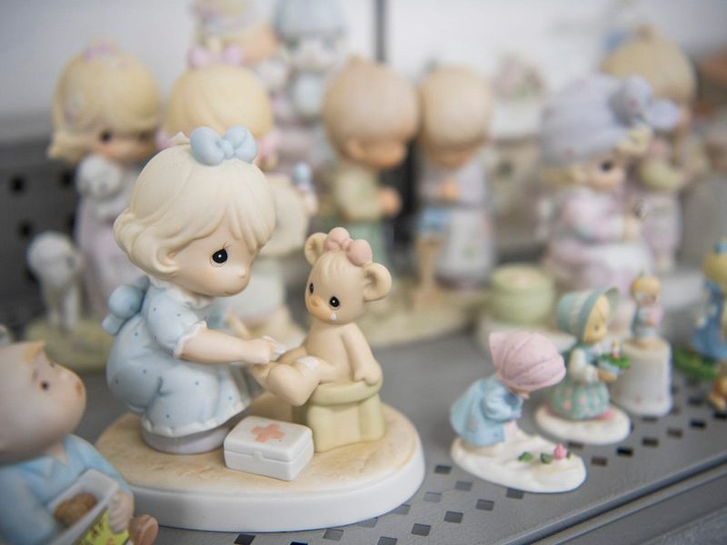 10 Things in Grandma's House That Could Be Worth A Ton Of Money (And 11 That Are Pretty Worthless) - Decor Hint WORTHLESS: Most Mass-Produced Figurines