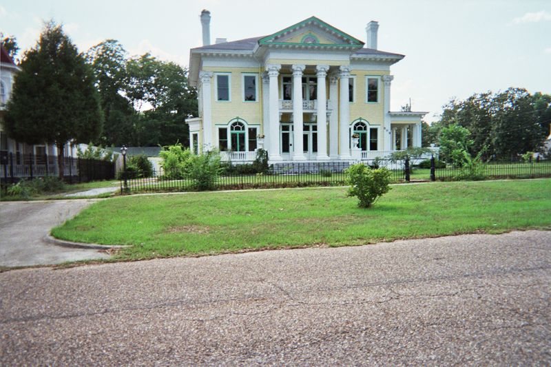 Historic 120-Year-Old Alabama Mansion Offers A Rare Look Into The Past - Decor Hint Comparison to Other Alabama Mansions