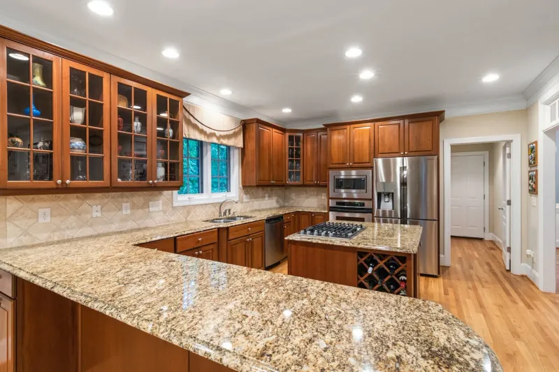 Granite Countertops Losing Their Edge