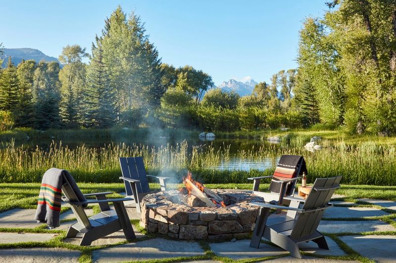 7 Outdoor Space Designs Common Across Wisconsin Neighborhoods - Decor Hint Rustic Fire Pit Gathering Spots