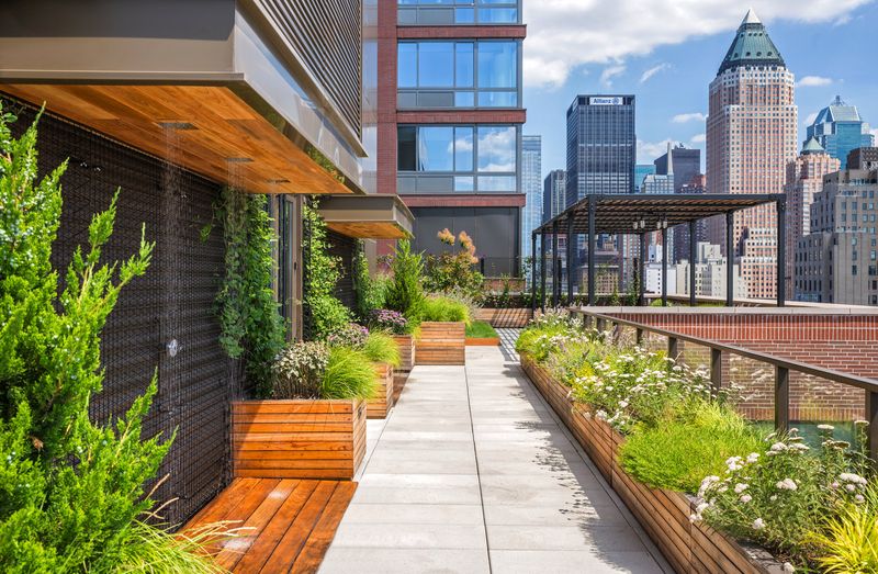 These 7 Apartments In Chicago Will Climb In Price Fast (+ 3 More) Before 2025 Wraps Up - Decor Hint Green/Smart Apartments In River North