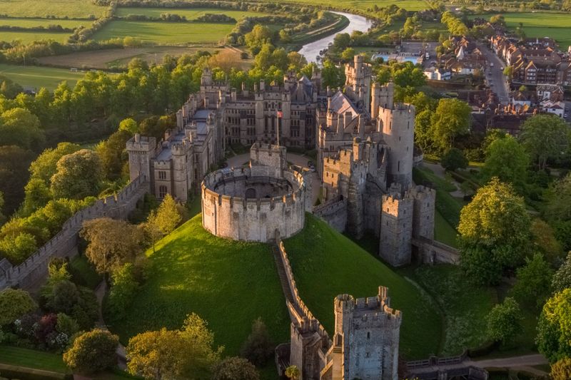 20 English Aristocrat Homes That Are Fit For A Fairytale - Decor Hint Arundel Castle: Medieval Fortress of Sussex