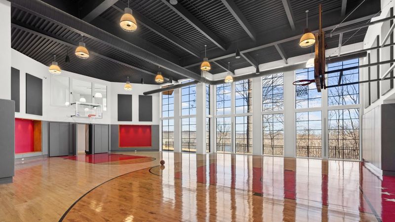 25 Amenities You Can Find In Billionaires' Homes - Decor Hint Indoor Basketball Courts