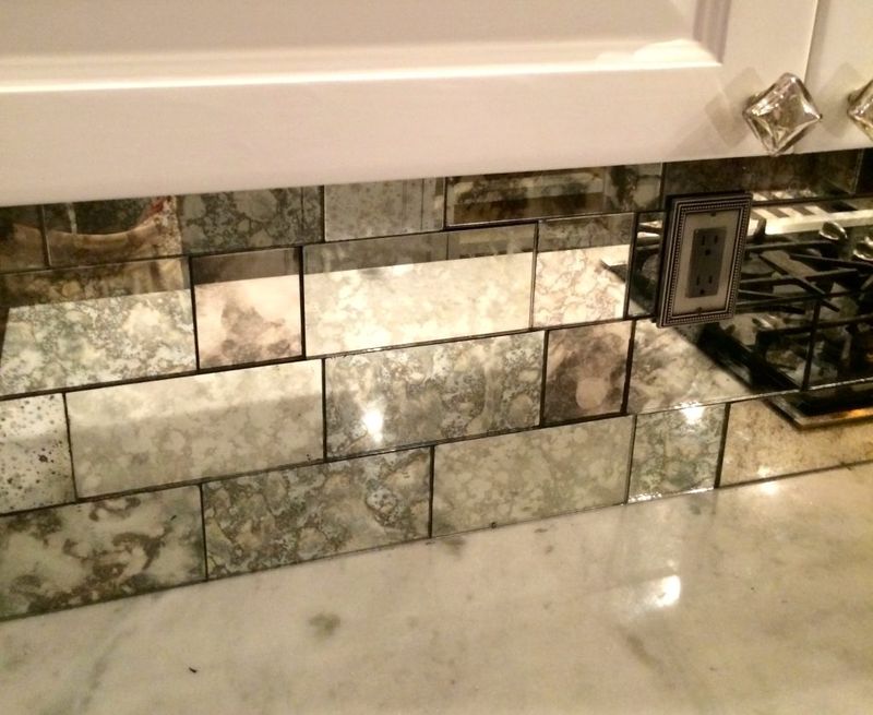 11 Outdated Backsplash Styles + 8 Ugly Choices - Decor Hint Shiny Mirror Tiles