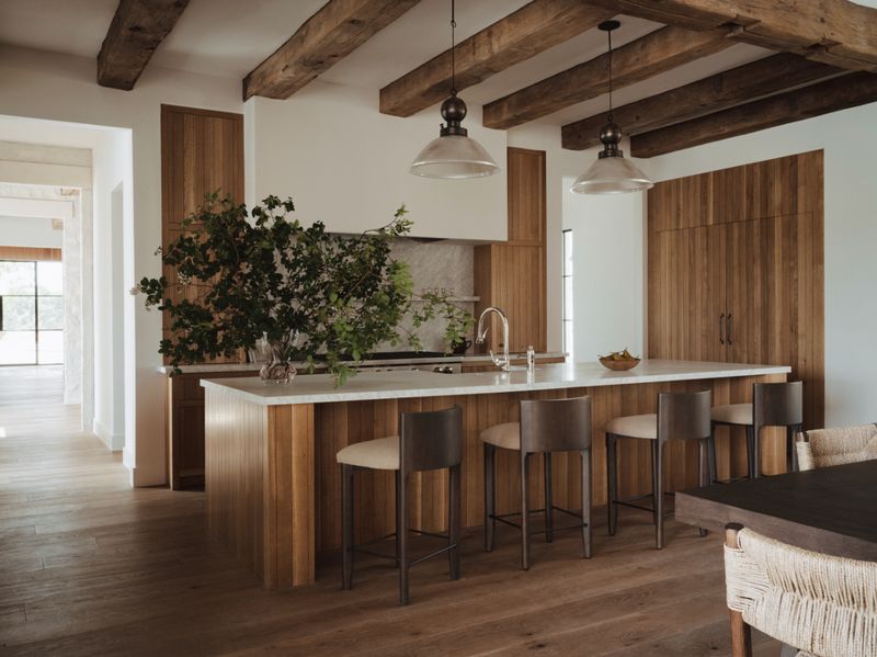 Austin Meets The South 12 Decor Features That Bring Regional Flair Indoors - Decor Hint Exposed Wood Beams