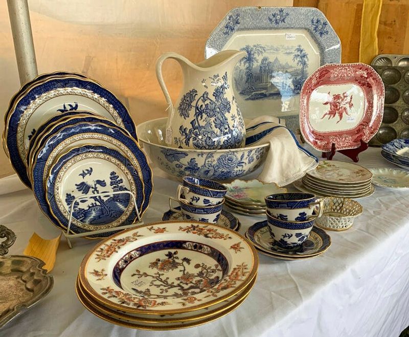 These 5 Antiques Are Hot In California And 5 That Are Losing Appeal - Decor Hint Fine China Dinner Sets