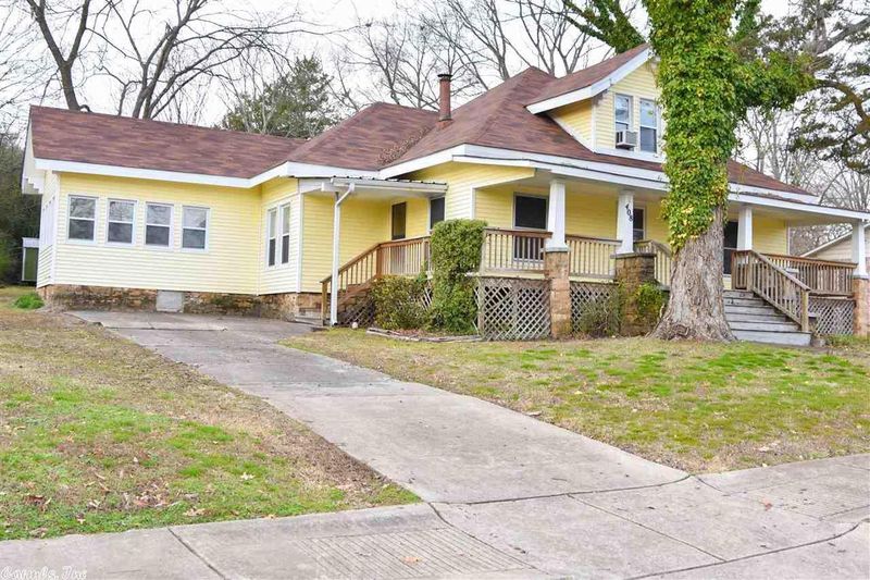 Ohio's Real Estate Shake-Up: 7 Home Types Losing Value By 2025 (And 10 Ready To Boom!) - Decor Hint Energy-Inefficient Older Homes: Drafty Money Pits