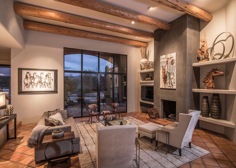 13 Desert-Inspired Decor Elements Found In Arizona Living Rooms - Decor Hint Exposed Wooden Ceiling Beams