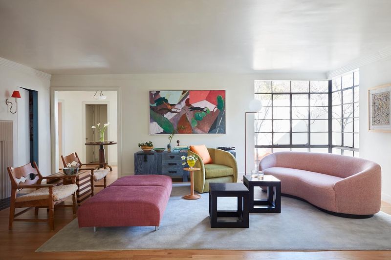 6 Interior Design Items Experts Say You Should Toss And 6 They Approve Keeping - Decor Hint Toss: Word Art Signs