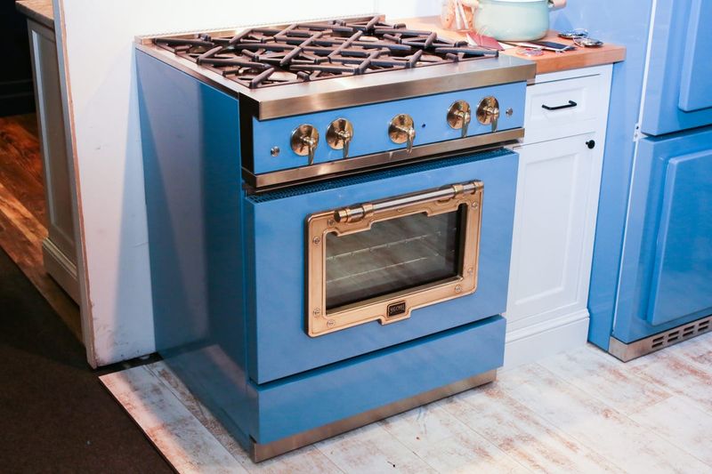 11 Outdated Kitchen Trends In Kentucky, And 9 Classics That Never Go Out Of Style - Decor Hint Bright Primary Color Appliances Look Like Toys