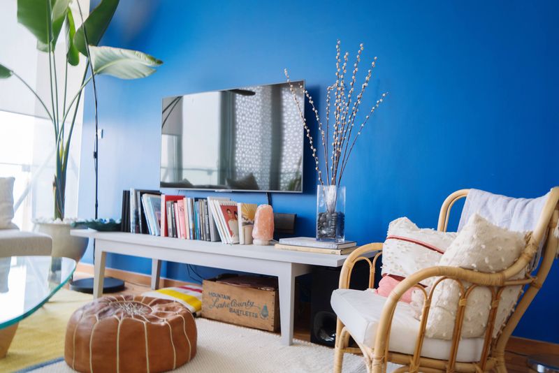 18 Features Buyers Are Starting To Avoid In Modern Homes - Decor Hint Bold Accent Walls