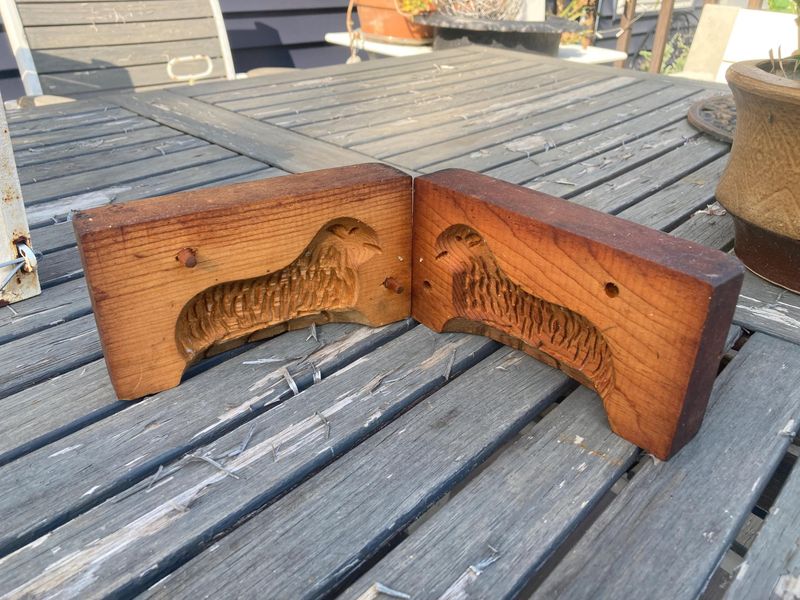 From Barns To Bedrooms: Rustic Antiques That Bring Real Value Home - Decor Hint Primitive Kitchen Implements: Function Meets Folk Art