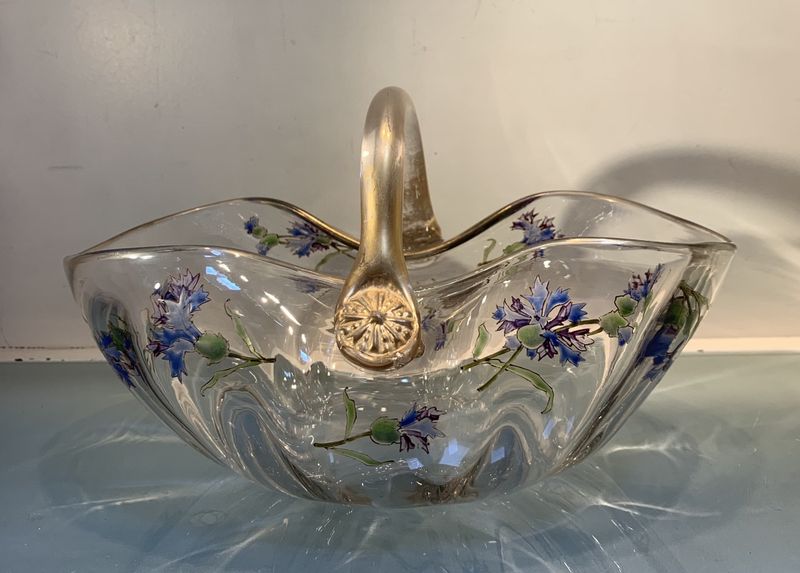 4 Vintage Decor Items Losing Value In Eugene Homes (And 9 That Never Shined) - Decor Hint Cut Glass Crystal Bowls