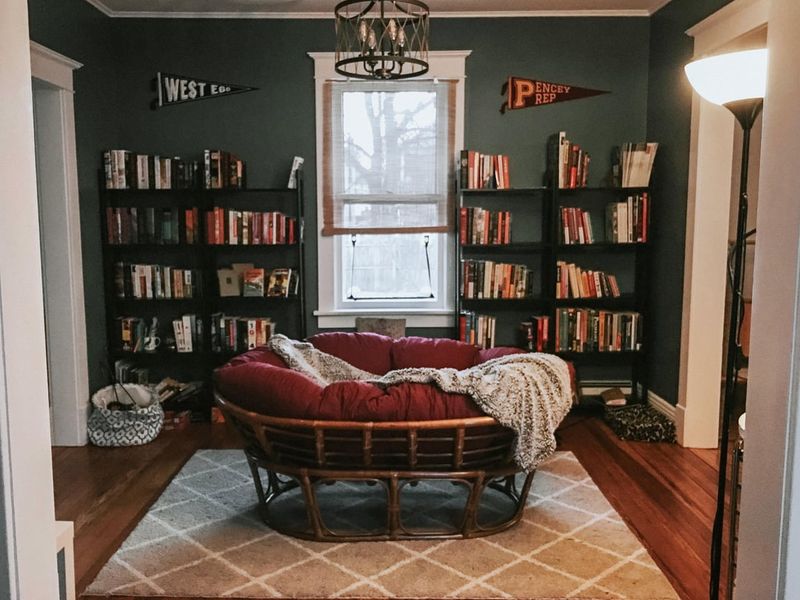 Show-Me Style: 10 Decorating Ideas That Say 'Missouri Home' - Decor Hint Cozy Reading Nooks With Local Books