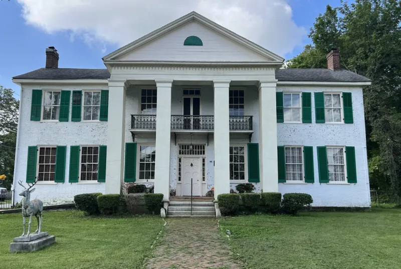 9 Classic Entryway Styles You'll See In Pennsylvania's Old Towns - Decor Hint Greek Revival Temple Fronts