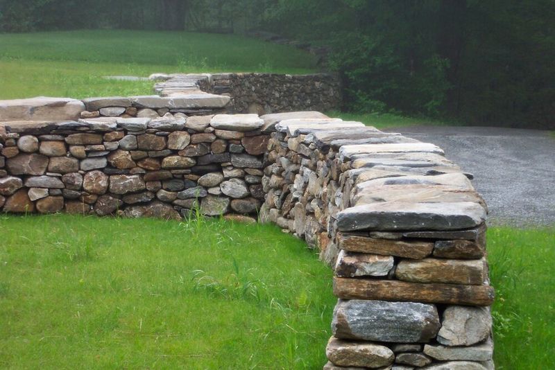 15 Rustic Outdoor Vibes Taking Over Vermont Neighborhoods - Decor Hint Classic Stone Walls And Fieldstone Accents