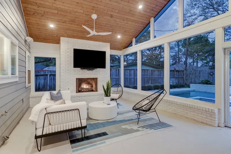 8 Outdoor Areas That Showcase Houston's Residential Character - Decor Hint Screened-In Porches