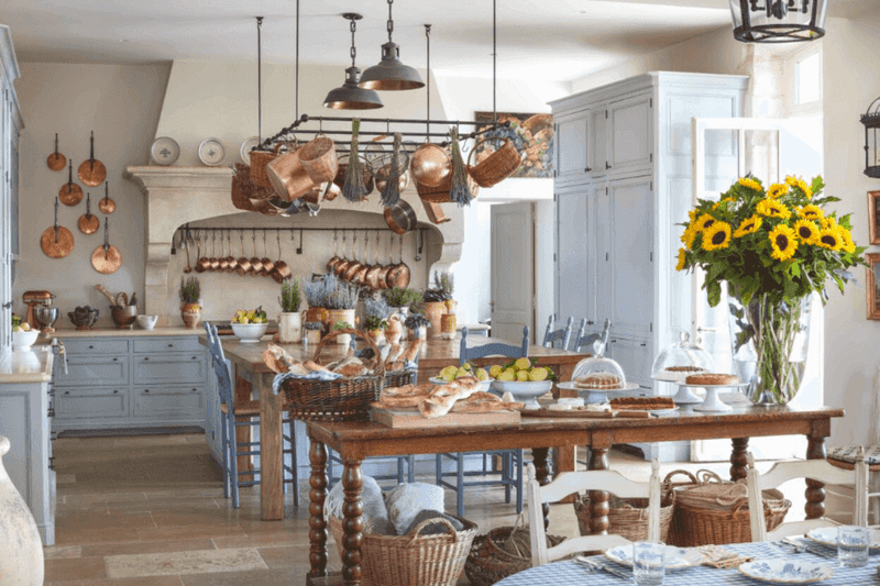 25 French Country Kitchens Designs To Inspire Your Space - Decor Hint Provençal Color Palette